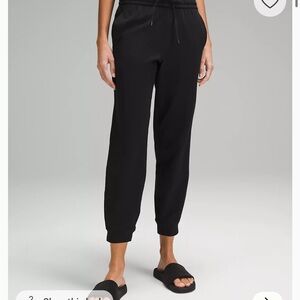 Lululemon mid rise Black Joggers